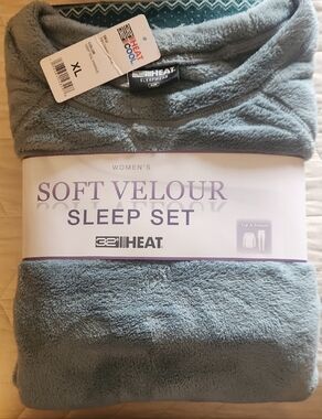 32 Degrees Women's Soft Velour Sleep Set - Green